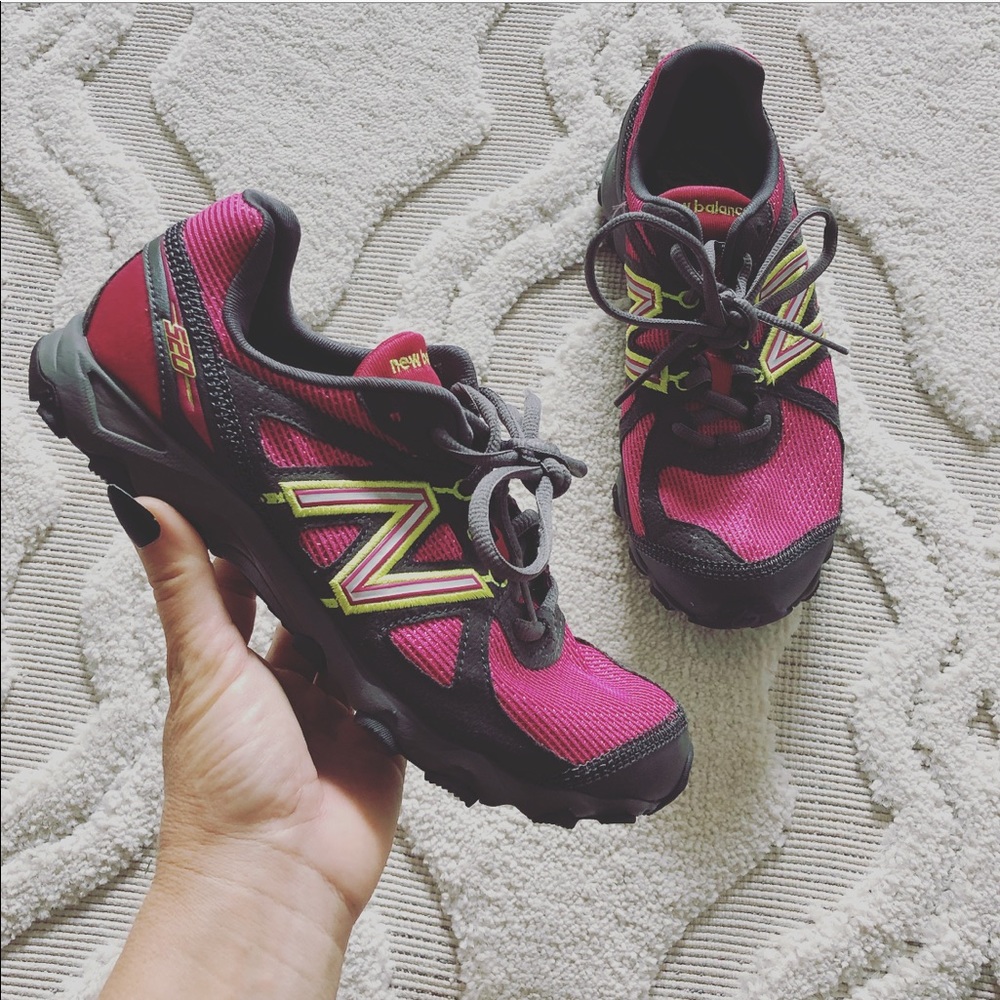 New Balance 520 Magenta Pink running shoes sz: 7.5